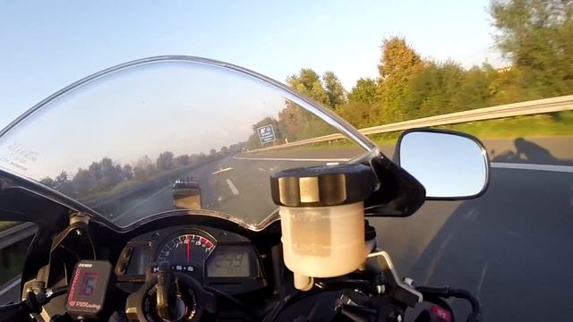 Honda CBR 600 RR Acceleration 0-200 9 Sec !!! смотреть онлайн