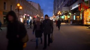 Шёл по улицам Бог, слушал мысли прохожих. Автор Надежда Тихонова