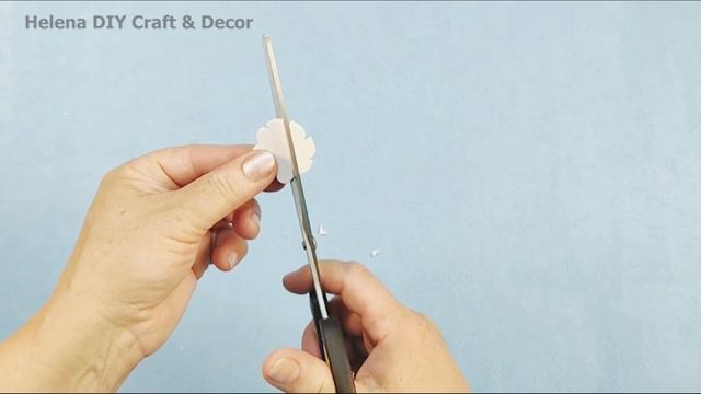 СУПЕР ИДЕЯ из фоамирана!? Вы только посмотрите! Взяла крышечку от пластиковой бутылки и вырезала! смотреть онлайн