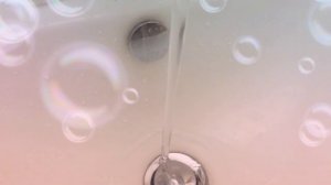 Как льётся вода ? из под крана и звук её. Пузыри