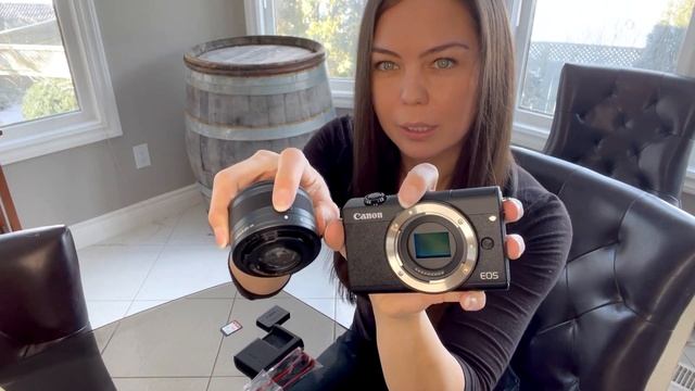 Unboxing the Canon EOS M200 смотреть онлайн