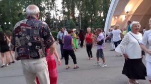 БЕЗ ТЕБЯ ПРОПАДАЮ Я! ХАРЬКОВ ТАНЦЫ В ПАРКЕ ГОРЬКОГО