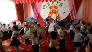 Замечательный танец с зонтиками на 8 марта в садике