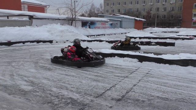 Картинг центр Kart Start Екатеринбург. Картинг в Екатеринбурге. Первый раз на картинге. смотреть онлайн