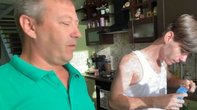 СУДЬБА неожиданной посылки ПАПЕ с ПАРФЮМОМ