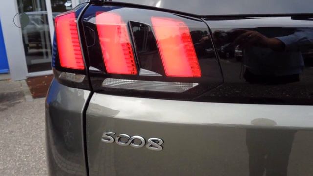 Peugeot 5008 SUV BLUE LEASE EXEC .1.6 BlueHDi 120pk смотреть онлайн
