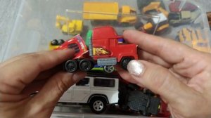 Ящик с машинками! Разные  автомобили из коробки! Много разных машин