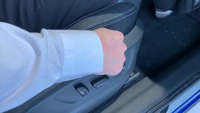 How to use the Memory Seats on your SKODA Kodiaq / Superb #AskAlex