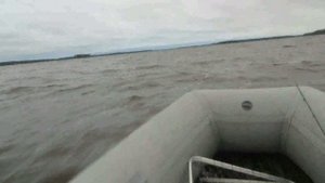 Сильный ветер на Иваньковском вдхр. Лодка Викинг 340 LE.