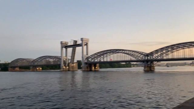 Развод Финляндского железнодорожного моста