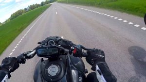 Yamaha MT-07 SC-Project vs Ducati Hypermotard 821 Termignoni