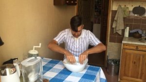Как я крахмалил воротник, чтобы он стоял: твёрдость удалась, глажка — нет.