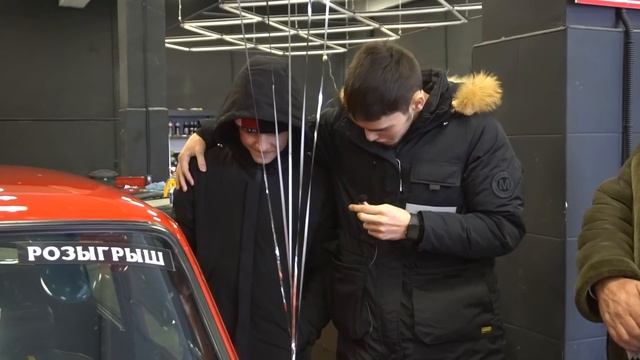 ПОДАРИЛ ПОДПИСЧИКУ ЗАРЯЖЕННЫЙ ВАЗ 2106 | ОТЧЕТ О ВРУЧЕНИИ АВТОМОБИЛЯ смотреть онлайн