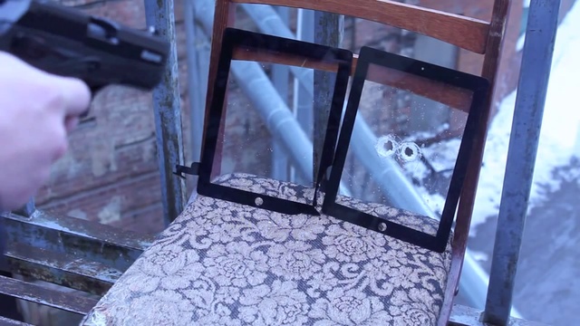 Crash test iPad 2 glass vs. pneumatic gun glass (original and not original) смотреть онлайн