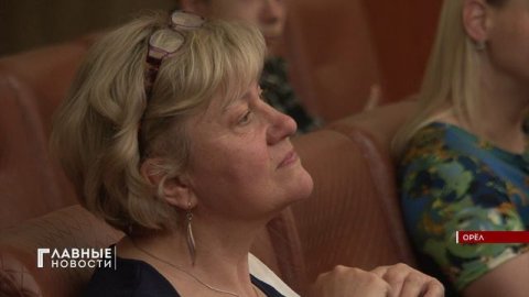 Музыкальный полиглот Антон Котиков делился секретами с юными музыкантами.