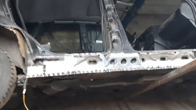 замена порога.поварка усилителей и подпорожников пассат б4.ответ на коменты. смотреть онлайн