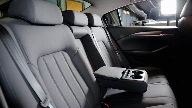 Mazda 6 перетянули салон в редкий графитовый цвет [ПЕРЕТЯЖКА MAZDA 6 2022]