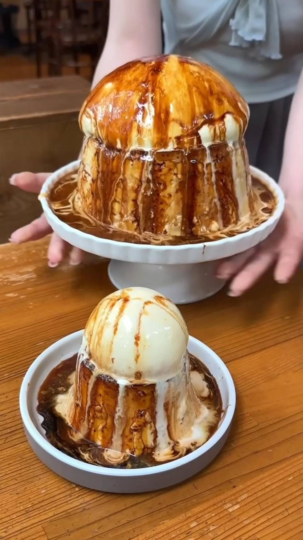 ОГРОМНЫЙ пудинг с мороженым #shorts #пудинг #мороженое смотреть онлайн