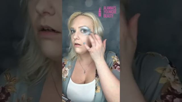 ?GROOVY BABY—1970S MAKEUP?