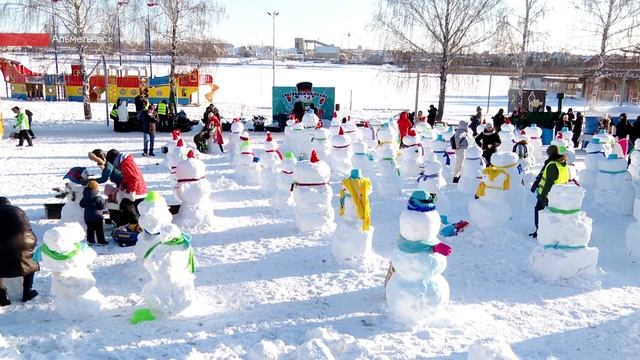 Альметьевск установил рекорд России по лепке снеговиков смотреть онлайн