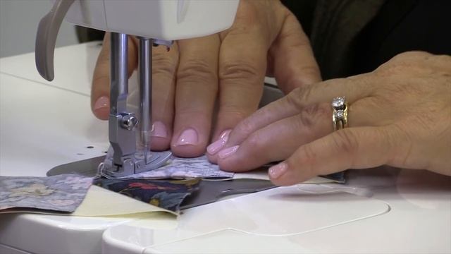 Make a Stars  Pinwheels Quilt with Jenny Doan of Missouri Star! Video Tutorial
