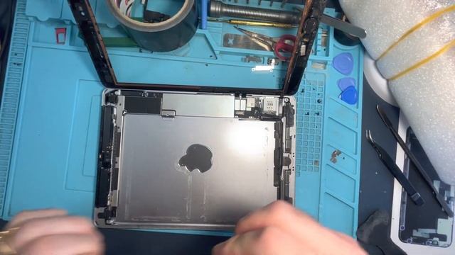 Apple IPad 2018 cambio de batería/Замена батареи и на Айпаде 2018 смотреть онлайн