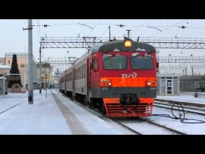 ЭТ2-026 сообщением Екатеринбург-Пасс. — Каменск-Уральский отправляется с 1 пути Екатеринбурга