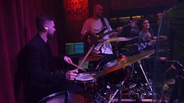 РОМАН ИСАЕВ - РОДНАЯ (LIVE)