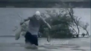 Бабушка бегать по болотам