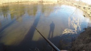 Рыбалка на боковой кивок. Основное преимущество, это подача в труднодоступные места и игра мормышко