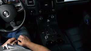 Защита от угона VW Touareg: блокиратор КПП Dragon