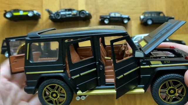 Various Black Cars From The Floor - Olika Svarta Bilar Från Golvet смотреть онлайн