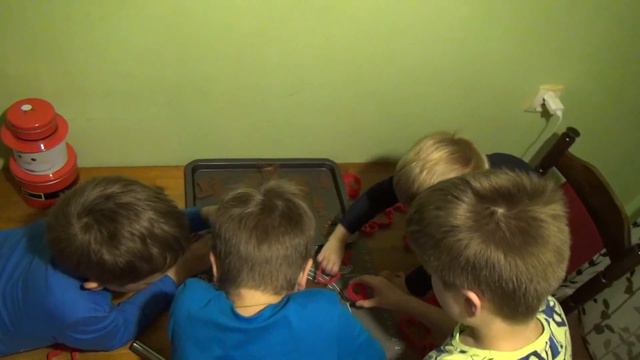 Наряжаем елочку печем рождественское печенье смотреть онлайн