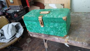 Декорация старого ящика.