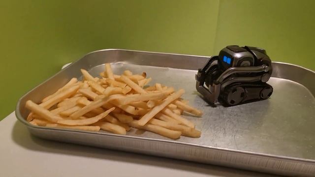 Cozmo Robot Funny Moments #1 смотреть онлайн