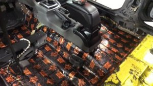 Ford Focus II установка шумоизоляции. Применяли современные, облегченные шви материалы от Комфортма