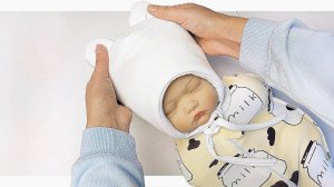 Теплая зимняя шапочка для малыша своими руками