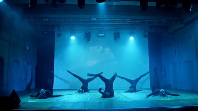 "Эмоциональная Грация: Танец Стрип-Пластики как Искусство Соблазна" смотреть онлайн