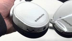 Steelseries Arctis 7P+ Wireless Gaming Headset (White) ? Unboxing