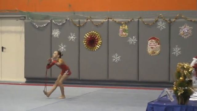 Красная Вика, 2002 г.р., скакалка.MPG смотреть онлайн