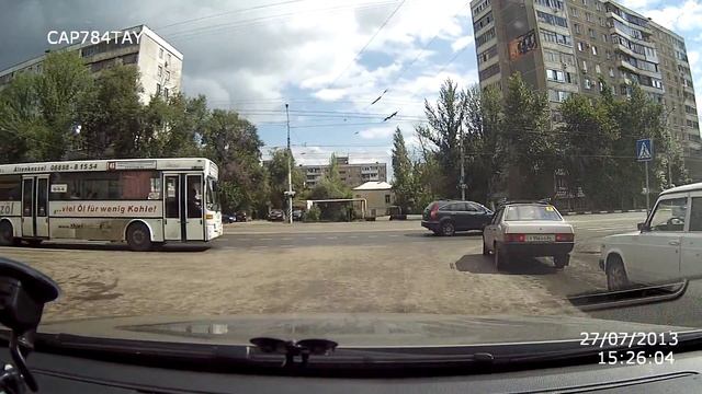 Наклейка на авто " ! " = обезьяна с гранатой смотреть онлайн