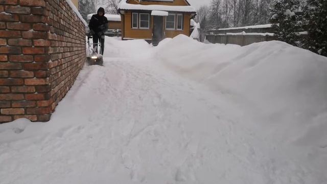 Пример работы электрического снегоуборщик смотреть онлайн