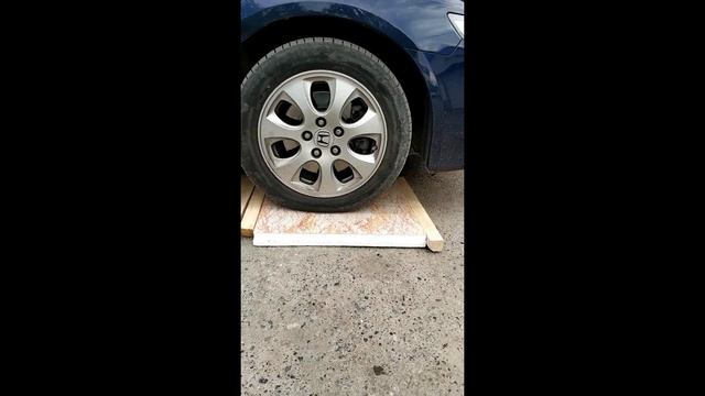 Гибкий камень - проверяем жёсткость армирующего слоя смотреть онлайн