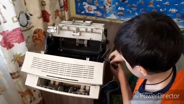 Что внутри? Разбираем лазерный принтер HP Laser Jet 1100. What's inside? смотреть онлайн
