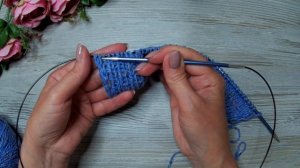 Очень простой жилет спицами.