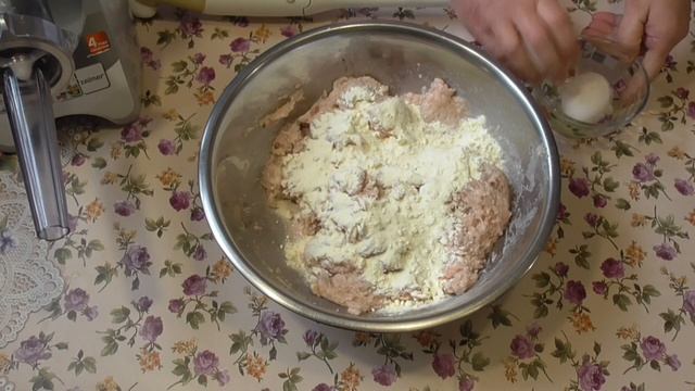 Домашние сардельки из курицы / Курячі молочні сардельки / Молочные сосиски дома/Домашняя колбаса.