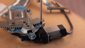 Замена моторчика стеклоподъемника задней двери Subaru Forester II