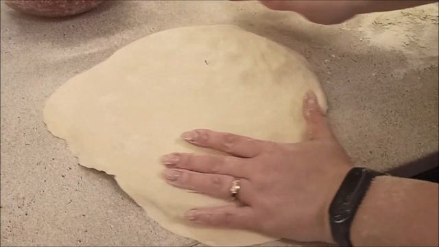 Домашние говяжьи пельмени зашлифованные черничными маффинами с шоколадом и мороженым