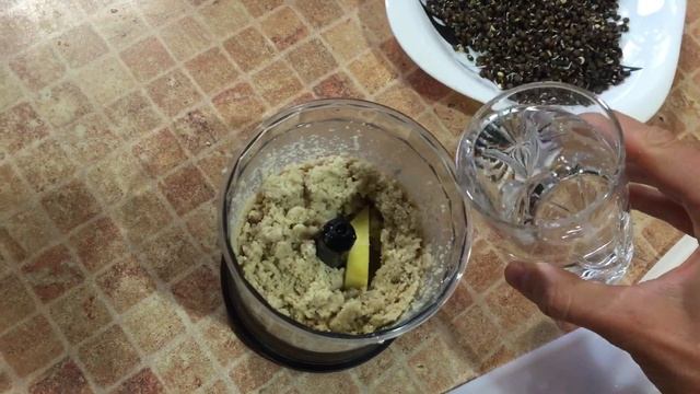 Салат из черной чечевицы с кунжутной пастой смотреть онлайн