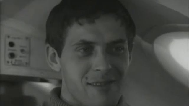 стюардесса мисс Одесса на хабаровских авиалиниях 1966 года (из фильма "На полпути к Луне")